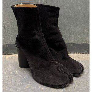 MAISON MARGIELA TABI BLACK SUEDE LEATHER TABI BOOTS